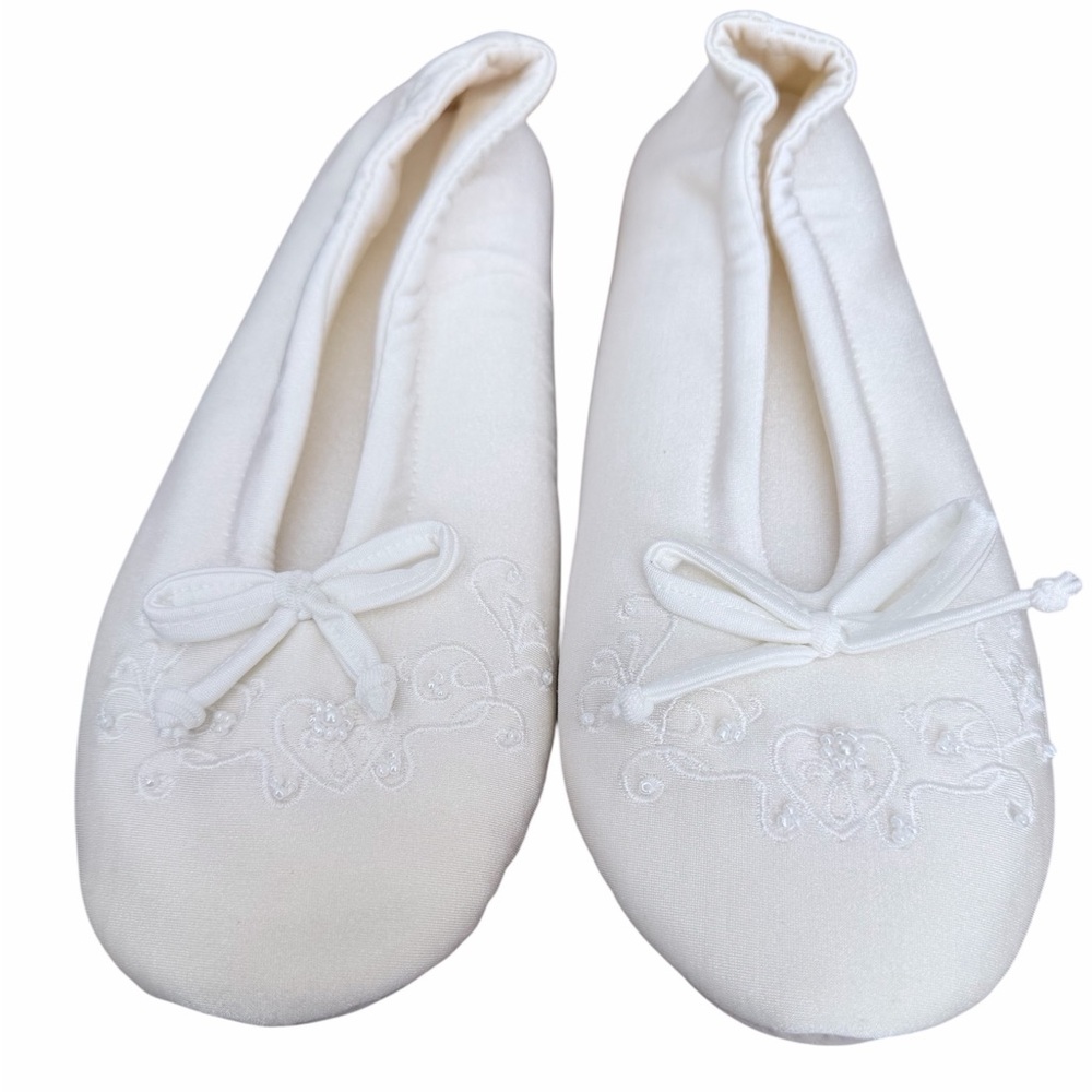 Davids Bridal Comfy Soft White Ballet Flats with Bow